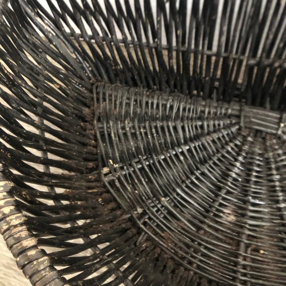 Vtg Black Wicker Basket Wall Decor - Picture 4 of 10